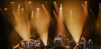 Bon Iver Konser di Indonesia Sambil Kampanye 2 A Billion Bon Iver Konser di Indonesia Sambil Kampanye 2 A Billion