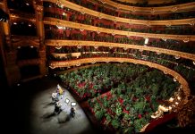 Opera di Spanyol Kembali Buka, Tapi Semua Penontonnya Nggak Biasa Opera di Spanyol Kembali Buka, Tapi Semua Penontonnya Nggak Biasa