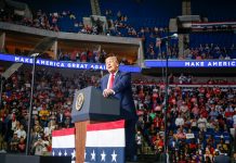 Donald Trump Di-Prank Fans Kpop dan Warga TikTok Donald Trump Di-Prank Fans Kpop dan Warga TikTok