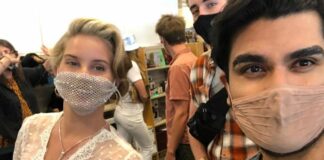 Lana Del Rey Pakai Masker Dari Jaring Langsung Dikritik Pedas Lana Del Rey Pakai Masker Dari Jaring Langsung Dikritik Pedas