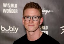 Tyler Oakley Pamit Setelah 13 Tahun jadi Youtuber Tyler Oakley Pamit Setelah 13 Tahun jadi Youtuber