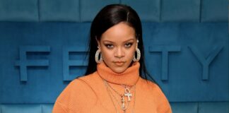 Rihanna Ikut Turun Demo Gerakan Stop Asian Hate Rihanna Ikut Turun Demo Gerakan Stop Asian Hate