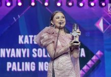 Giliran Wajah Rossa Terpampang di Times Square, New York Giliran Wajah Rossa Terpampang di Times Square, New York