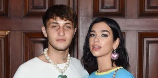 Dua Lipa dan Anwar Hadid Putuskan “Break” Setelah 2 Tahun Pacaran Dua Lipa dan Anwar Hadid Putuskan “Break” Setelah 2 Tahun Pacaran