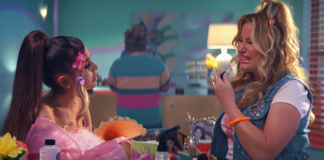 Ariana Grande Terlibat Dengan Jennifer Coolidge Dan Karirnya Ariana Grande Terlibat Dengan Jennifer Coolidge Dan Karirnya