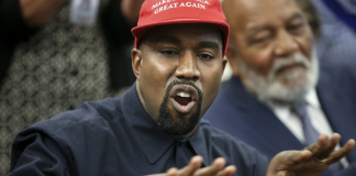 Kanye West Ditangkap Polisi Karena Tonjok Penggemarnya Kanye West Ditangkap Polisi Karena Tonjok Penggemarnya