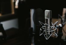 Penyiar Radio Malaysia Bikin Warga Batal Puasa Berjamaah Penyiar Radio Malaysia Bikin Warga Batal Puasa Berjamaah