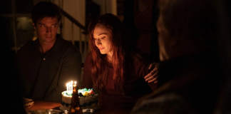 Sophie Turner Comeback Pasca Melahirkan Lewat “The Staircase” Sophie Turner Comeback Pasca Melahirkan Lewat “The Staircase”