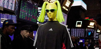 Para Model Balenciaga Mengeluh Susah Bernafas Karena Fashionnya Para Model Balenciaga Mengeluh Susah Bernafas karena Fashionnya