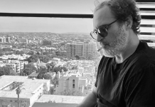 Sutradara Bagikan Foto Joaquin Phoenix Baca Naskah. Fix Joker 2! Sutradara Bagikan Foto Joaquin Phoenix Baca Naskah. Fix Joker 2!