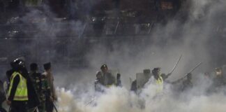 Mahfud MD: Gas Air Mata Penyebab Utama Tragedi Kanjuruhan Mahfud MD: Gas Air Mata Penyebab Utama Tragedi Kanjuruhan