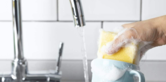 Kalau Lagi Hujan Deras Nggak Boleh Mandi Atau Nyuci Piring Lho! Kalau Lagi Hujan Deras Nggak Boleh Mandi Atau Nyuci Piring Lho!