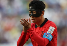 Ini Alasan Son Heung Min Pakai Topeng Saat Korea VS Uruguay Ini Alasan Son Heung Min Pakai Topeng Saat Korea VS Uruguay