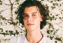 Shawn Mendes Rayakan Natal Dengan Mandi Sungai Shawn Mendes Rayakan Natal Dengan Mandi Sungai