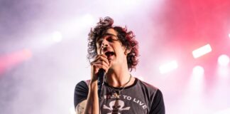 Vokalis 1975 Janji Sama Taylor Swift Nggak Cium Fans Vokalis 1975 Janji Sama Taylor Swift Nggak Cium Fans