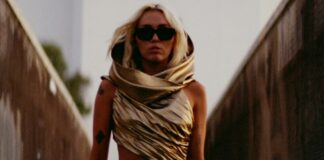 Miley Cyrus Rilis Single Baru di Ultah Liam Hemsworth Miley Cyrus Rilis Single Baru di Ultah Liam Hemsworth