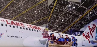 Motif Ulos Mendunia Lewat Air Asia dan F1H2O Motif Ulos Mendunia Lewat Air Asia dan F1H2O