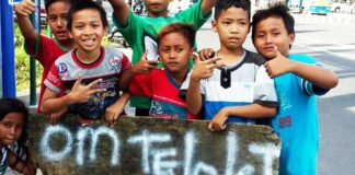 “Om Telolet Om” Jadi Hal Yang Sama Tapi Bisa Viral 2 Kali "Om Telolet Om" Jadi Hal Yang Sama Tapi Bisa Viral 2 Kali