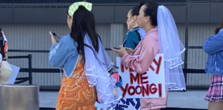 Promotor Larang Penonton Konser Suga Pakai Wedding Veil Promotor Larang Penonton Konser Suga Pakai Wedding Veil