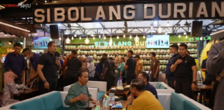 Jokowi Traktir Menteri Makan di Si Bolang Durian Jokowi Traktir Menteri Makan di Si Bolang Durian