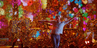 WNI Berbondong-Bondong Jual Lagi Tiket Konser Coldplay WNI Berbondong-Bondong Jual Lagi Tiket Konser Coldplay