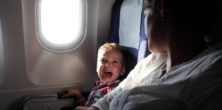 Netizen Amerika Usulkan Penerbangan “Child-Free” Netizen Amerika Usulkan Penerbangan "Child-Free"