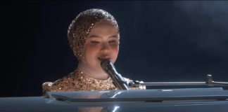 Putri Ariani Lolos Masuk Final AGT Dengan Lagu U2 Putri Ariani Lolos Masuk Final AGT Dengan Lagu U2