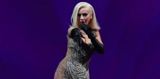 Christina Aguilera Cantik Manggung Pakai Gaun Buatan Indonesia Christina Aguilera Cantik Manggung Pakai Gaun Buatan Indonesia