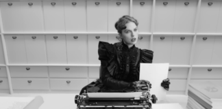 Mesin Tik Yang Dibahas Taylor Swift Ternyata Matty Healy Mesin Tik Yang Dibahas Taylor Swift Ternyata Matty Healy