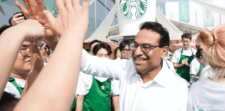 Starbucks Pecat CEO-nya Setelah Pendapatan Anjlok Starbucks Pecat CEO-nya Setelah Pendapatan Anjlok