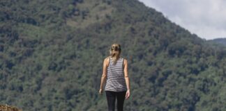 Silent Walking Tiba-Tiba Jadi Trend Kesehatan Silent Walking Tiba-Tiba Jadi Trend Kesehatan