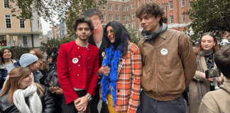 Setelah Timothee Chalamet, Kini Ada Digelar Kontes Mirip Harry Styles Setelah Timothee Chalamet, Kini Ada Digelar Kontes Mirip Harry Styles