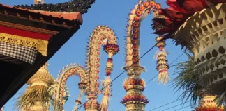 Luna Maya Resepsi Di Saat Penjor Hari Raya Galungan Masih Dipajang. Seperti Turut Merayakan… Luna Maya Resepsi Di Saat Penjor Hari Raya Galungan Masih Dipajang. Seperti Turut Merayakan…