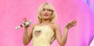 Sabrina Carpenter Pertimbangkan Larang Gunakan HP di Konsernya Sabrina Carpenter Pertimbangkan Larang Gunakan HP di Konsernya