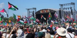 Rapper Irlandia di Glastonbury Festival 2025 Bikin Heboh Karena Dukung Palestina Rapper Irlandia di Glastonbury Festival 2025 Bikin Heboh Karena Dukung Palestina