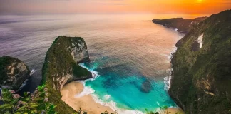 Kaget! Pemandangan Nusa Penida Bali Dihalangi Crane Bangun Lift Kaget! Pemandangan Nusa Penida Bali Dihalangi Crane Bangun Lift