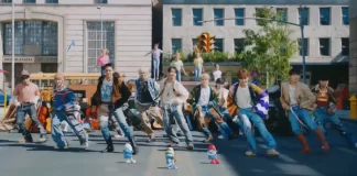 Seventeen Kolaborasi bareng Smurfs di Video Musik Terbaru “God of Music” Seventeen Kolaborasi bareng Smurfs di Video Musik Terbaru "God of Music"